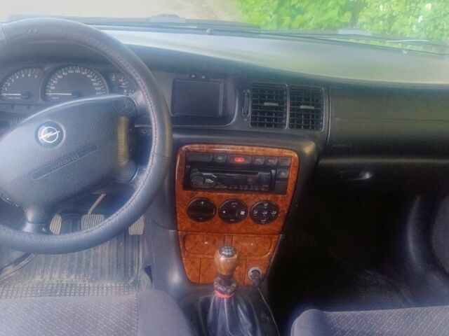 Серый Опель Вектра, объемом двигателя 2 л и пробегом 237 тыс. км за 2200 $, фото 9 на Automoto.ua