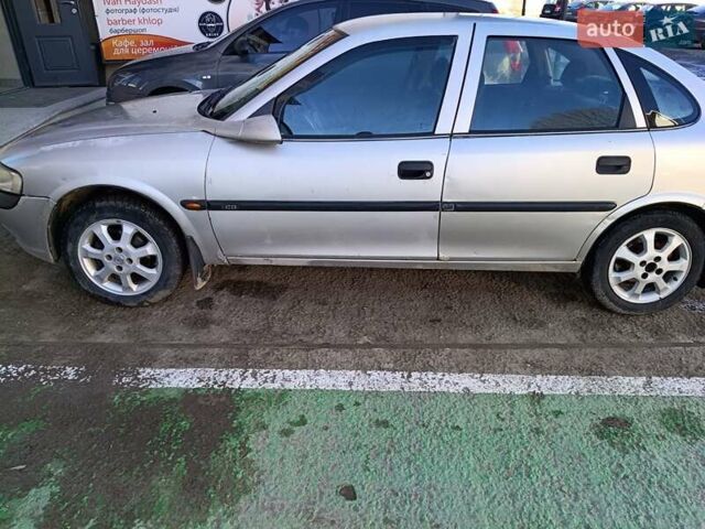 Сірий Опель Вектра, об'ємом двигуна 1.6 л та пробігом 350 тис. км за 1700 $, фото 2 на Automoto.ua