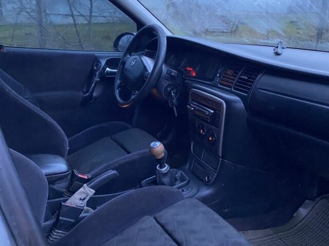 Сірий Опель Вектра, об'ємом двигуна 2 л та пробігом 3 тис. км за 1100 $, фото 2 на Automoto.ua