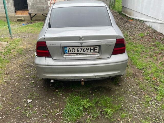 Серый Опель Вектра, объемом двигателя 2 л и пробегом 200 тыс. км за 1700 $, фото 3 на Automoto.ua