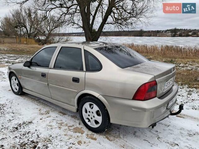 Сірий Опель Вектра, об'ємом двигуна 1.6 л та пробігом 275 тис. км за 2500 $, фото 4 на Automoto.ua