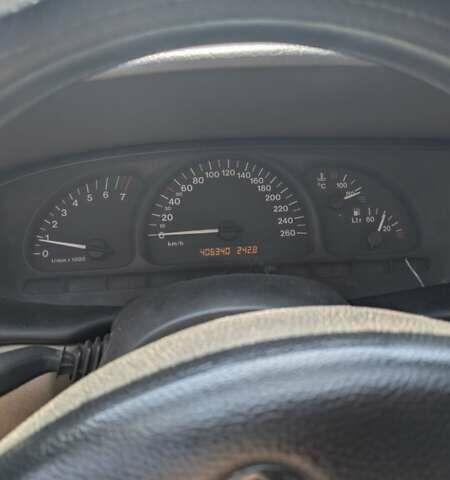 Сірий Опель Вектра, об'ємом двигуна 2 л та пробігом 406 тис. км за 3000 $, фото 1 на Automoto.ua