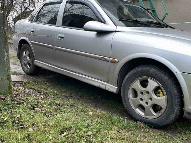 Серый Опель Вектра, объемом двигателя 1.8 л и пробегом 290 тыс. км за 2999 $, фото 1 на Automoto.ua