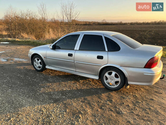 Сірий Опель Вектра, об'ємом двигуна 1.8 л та пробігом 357 тис. км за 2300 $, фото 7 на Automoto.ua