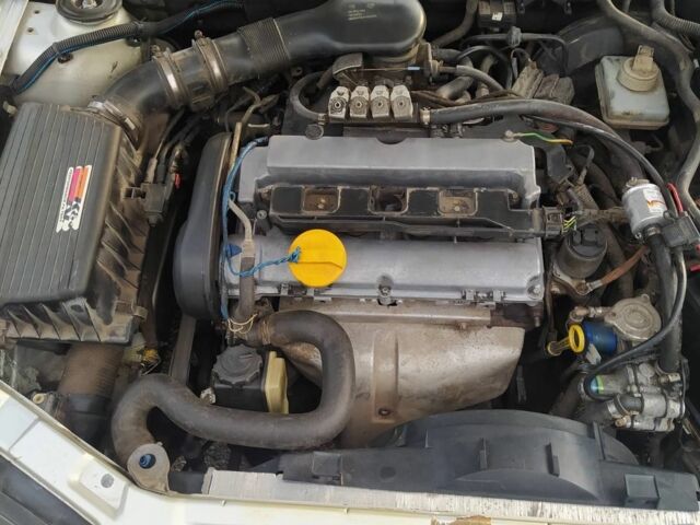 Серый Опель Вектра, объемом двигателя 1.8 л и пробегом 375 тыс. км за 3200 $, фото 6 на Automoto.ua