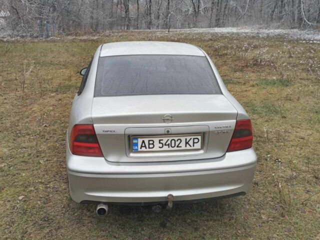 Сірий Опель Вектра, об'ємом двигуна 2 л та пробігом 334 тис. км за 2900 $, фото 3 на Automoto.ua