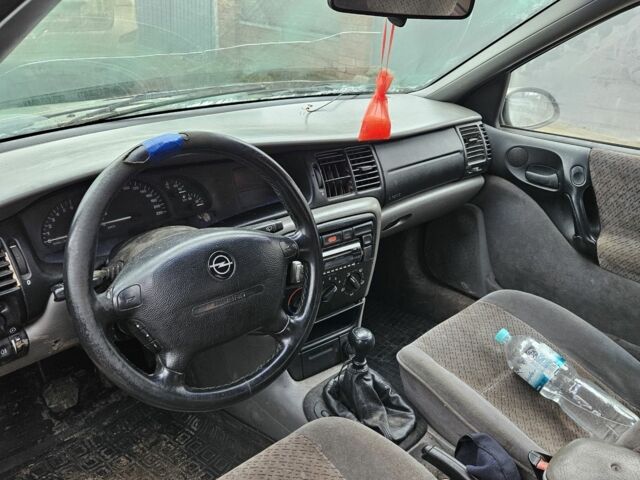 Сірий Опель Вектра, об'ємом двигуна 1.8 л та пробігом 221 тис. км за 999 $, фото 7 на Automoto.ua