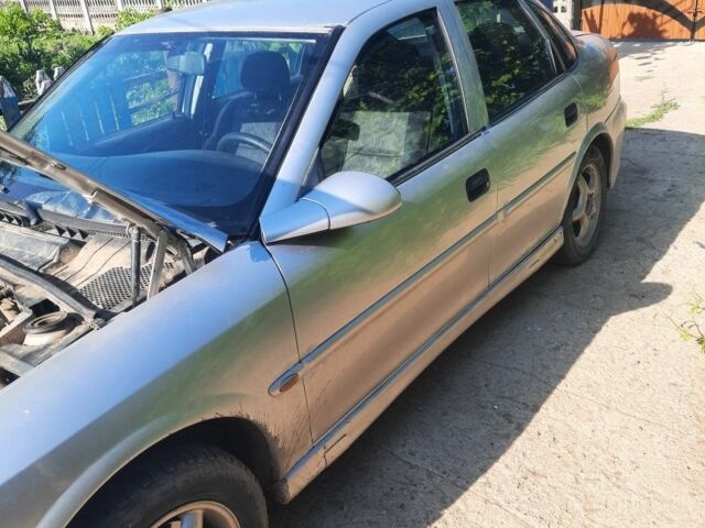 Сірий Опель Вектра, об'ємом двигуна 1 л та пробігом 3 тис. км за 1100 $, фото 6 на Automoto.ua