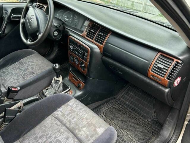 Сірий Опель Вектра, об'ємом двигуна 1.6 л та пробігом 240 тис. км за 2200 $, фото 6 на Automoto.ua