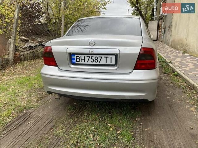 Сірий Опель Вектра, об'ємом двигуна 1.8 л та пробігом 244 тис. км за 3500 $, фото 3 на Automoto.ua