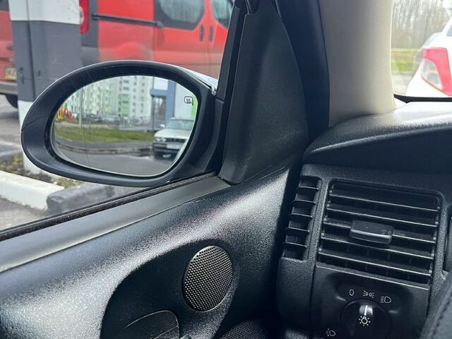 Сірий Опель Вектра, об'ємом двигуна 1.6 л та пробігом 277 тис. км за 3300 $, фото 13 на Automoto.ua