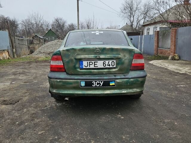 Сірий Опель Вектра, об'ємом двигуна 1.8 л та пробігом 221 тис. км за 999 $, фото 4 на Automoto.ua