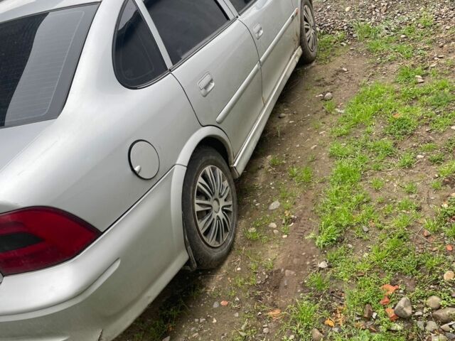 Серый Опель Вектра, объемом двигателя 2 л и пробегом 200 тыс. км за 1700 $, фото 2 на Automoto.ua