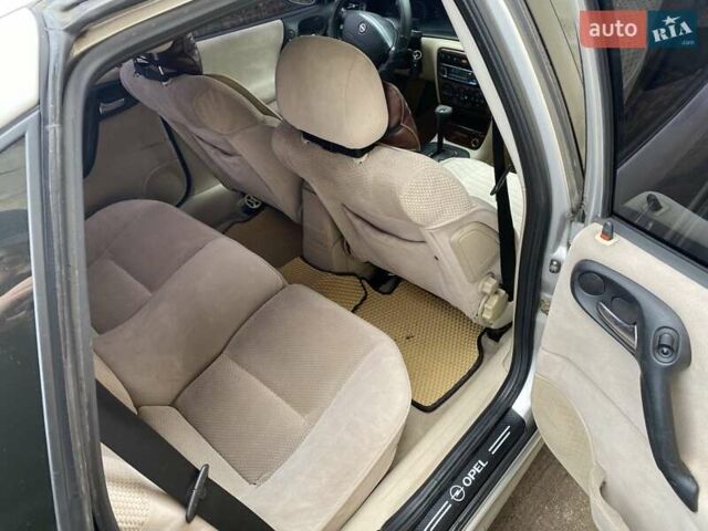 Сірий Опель Вектра, об'ємом двигуна 1.8 л та пробігом 244 тис. км за 3500 $, фото 5 на Automoto.ua