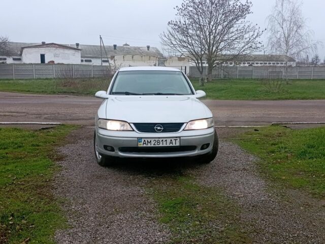 Серый Опель Вектра, объемом двигателя 2 л и пробегом 320 тыс. км за 1950 $, фото 3 на Automoto.ua