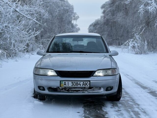 Серый Опель Вектра, объемом двигателя 1.8 л и пробегом 385 тыс. км за 2350 $, фото 6 на Automoto.ua