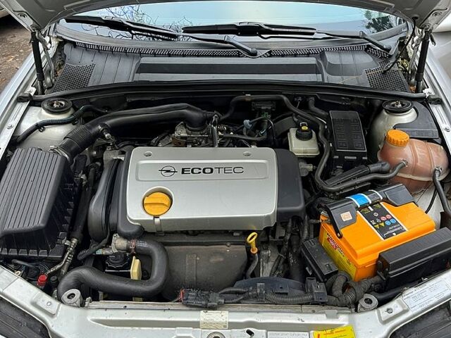 Сірий Опель Вектра, об'ємом двигуна 1.6 л та пробігом 277 тис. км за 3300 $, фото 5 на Automoto.ua