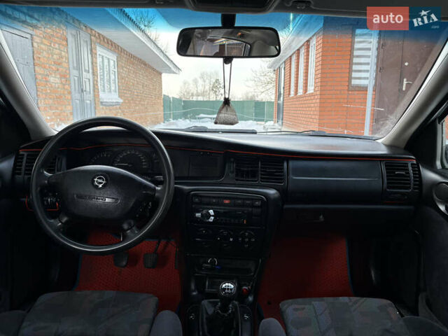 Серый Опель Вектра, объемом двигателя 1.8 л и пробегом 385 тыс. км за 2200 $, фото 23 на Automoto.ua