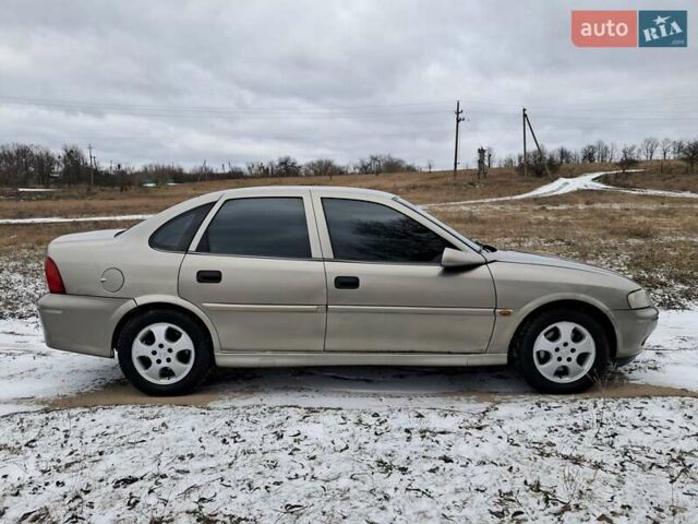 Сірий Опель Вектра, об'ємом двигуна 1.6 л та пробігом 275 тис. км за 2500 $, фото 6 на Automoto.ua