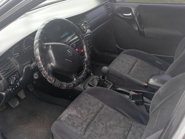 Серый Опель Вектра, объемом двигателя 2 л и пробегом 320 тыс. км за 1950 $, фото 4 на Automoto.ua