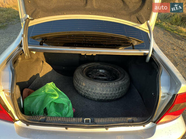 Сірий Опель Вектра, об'ємом двигуна 1.8 л та пробігом 357 тис. км за 2300 $, фото 4 на Automoto.ua