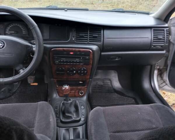 Сірий Опель Вектра, об'ємом двигуна 2 л та пробігом 334 тис. км за 2900 $, фото 6 на Automoto.ua
