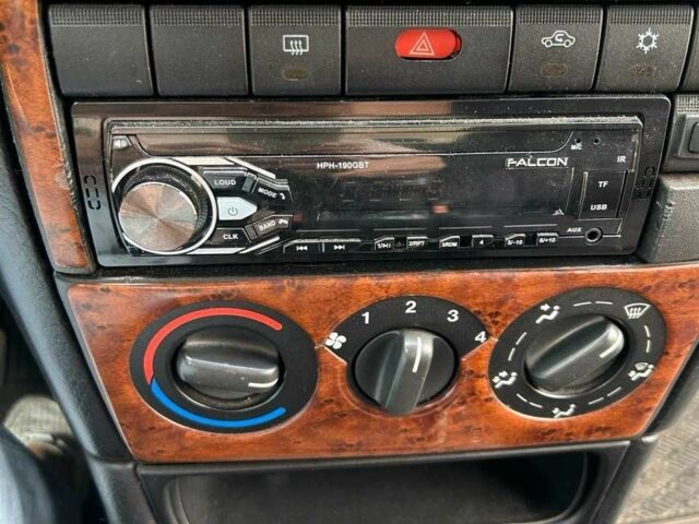 Сірий Опель Вектра, об'ємом двигуна 1.6 л та пробігом 240 тис. км за 2200 $, фото 5 на Automoto.ua