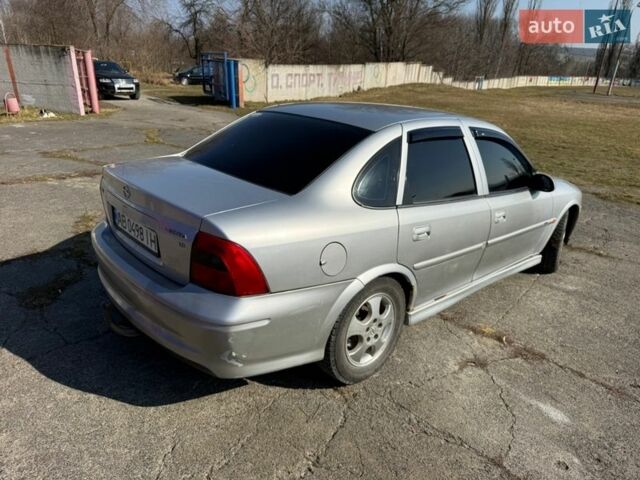 Серый Опель Вектра, объемом двигателя 1.8 л и пробегом 250 тыс. км за 2900 $, фото 9 на Automoto.ua