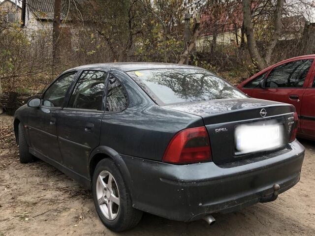 Серый Опель Вектра, объемом двигателя 2 л и пробегом 385 тыс. км за 2063 $, фото 7 на Automoto.ua