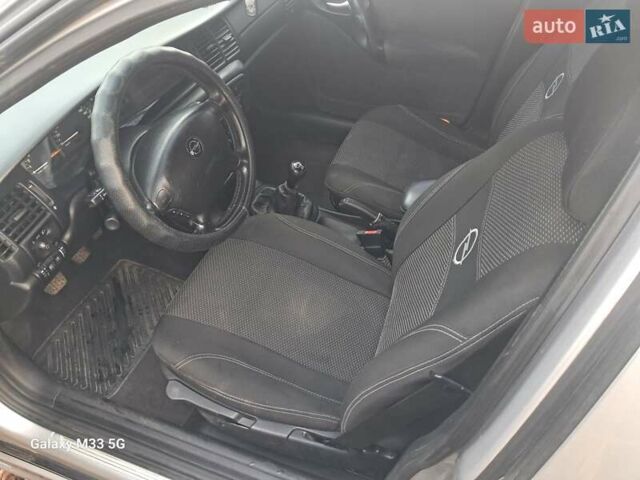 Серый Опель Вектра, объемом двигателя 1.6 л и пробегом 194 тыс. км за 3799 $, фото 19 на Automoto.ua