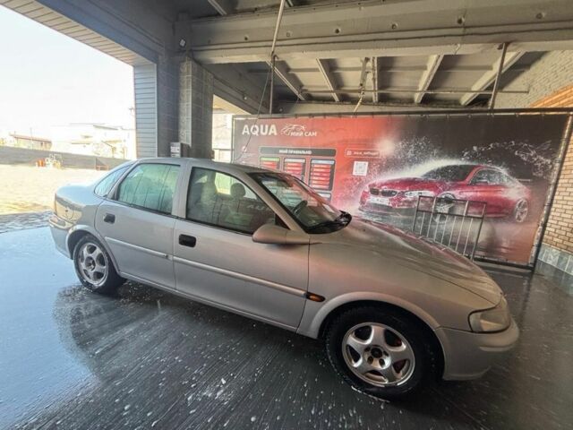 Сірий Опель Вектра, об'ємом двигуна 1.6 л та пробігом 1 тис. км за 1450 $, фото 3 на Automoto.ua