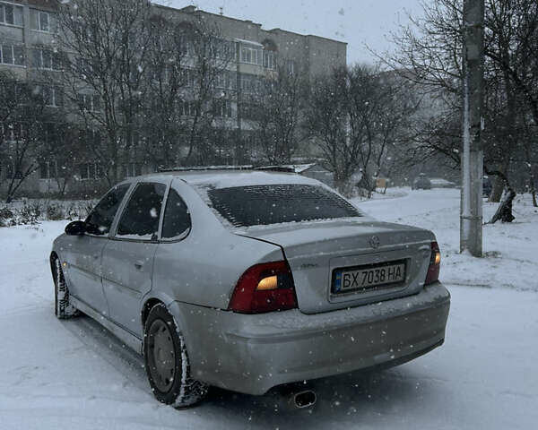 Серый Опель Вектра, объемом двигателя 1.6 л и пробегом 320 тыс. км за 1950 $, фото 3 на Automoto.ua