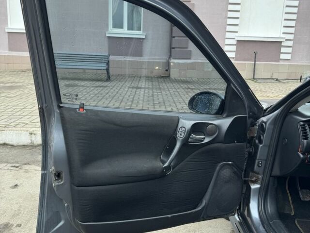 Серый Опель Вектра, объемом двигателя 2.2 л и пробегом 350 тыс. км за 2100 $, фото 6 на Automoto.ua