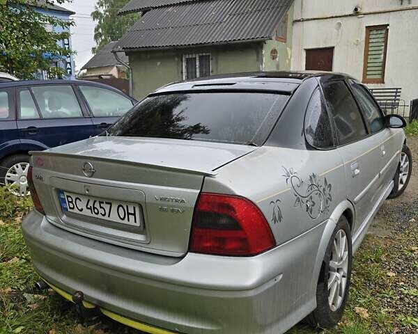 Сірий Опель Вектра, об'ємом двигуна 1.8 л та пробігом 271 тис. км за 2000 $, фото 1 на Automoto.ua