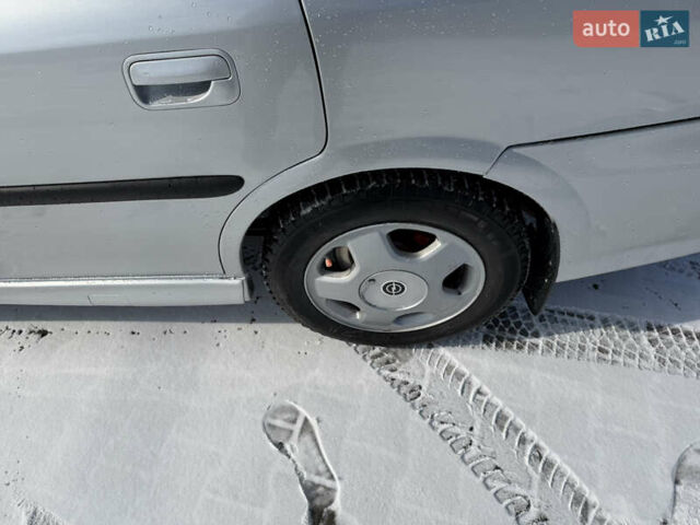 Серый Опель Вектра, объемом двигателя 1.79 л и пробегом 384 тыс. км за 2650 $, фото 12 на Automoto.ua