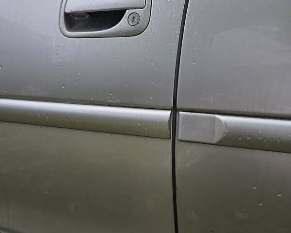 Сірий Опель Вектра, об'ємом двигуна 1.8 л та пробігом 271 тис. км за 2000 $, фото 4 на Automoto.ua