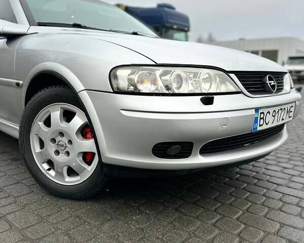 Сірий Опель Вектра, об'ємом двигуна 1.8 л та пробігом 390 тис. км за 3300 $, фото 9 на Automoto.ua