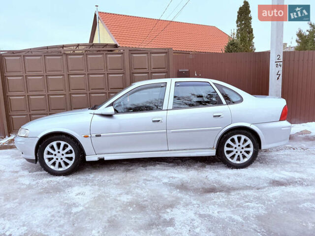 Сірий Опель Вектра, об'ємом двигуна 1.8 л та пробігом 195 тис. км за 3450 $, фото 4 на Automoto.ua