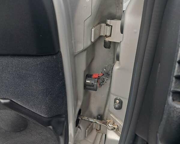 Серый Опель Вектра, объемом двигателя 1.6 л и пробегом 194 тыс. км за 3799 $, фото 12 на Automoto.ua