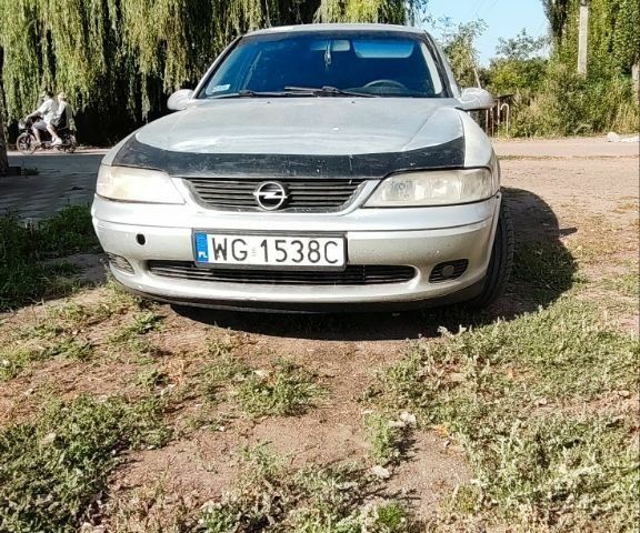 Сірий Опель Вектра, об'ємом двигуна 1.6 л та пробігом 417 тис. км за 900 $, фото 4 на Automoto.ua