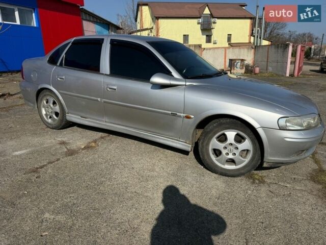 Серый Опель Вектра, объемом двигателя 1.8 л и пробегом 250 тыс. км за 2900 $, фото 2 на Automoto.ua