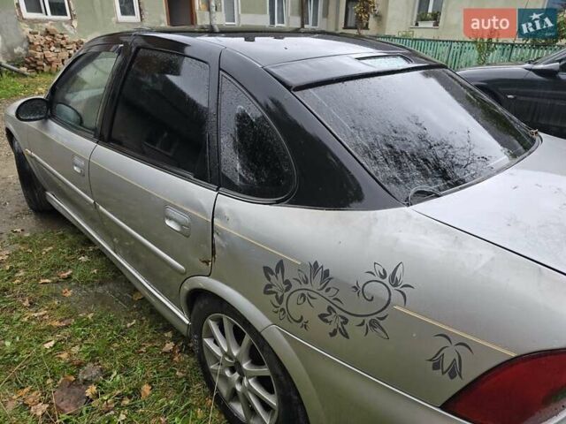 Сірий Опель Вектра, об'ємом двигуна 1.8 л та пробігом 271 тис. км за 2000 $, фото 2 на Automoto.ua