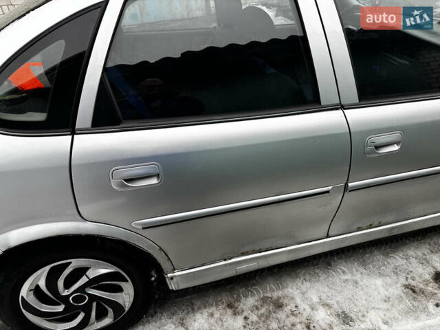 Сірий Опель Вектра, об'ємом двигуна 2 л та пробігом 331 тис. км за 2000 $, фото 3 на Automoto.ua
