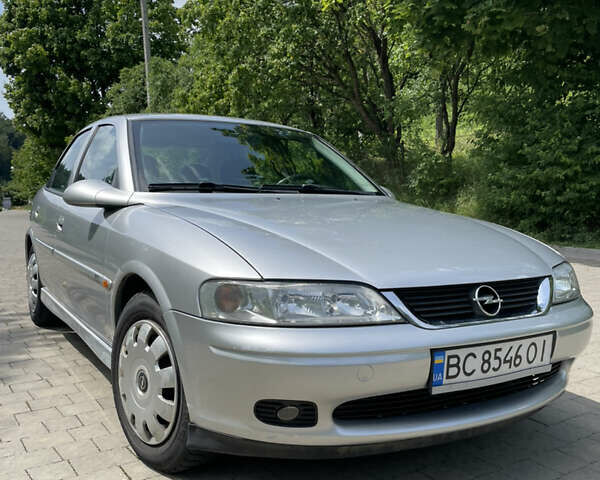 Серый Опель Вектра, объемом двигателя 0 л и пробегом 175 тыс. км за 3750 $, фото 1 на Automoto.ua