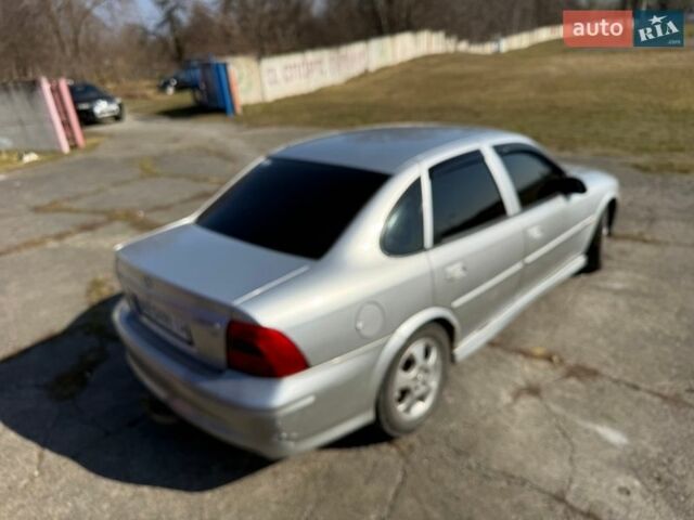 Серый Опель Вектра, объемом двигателя 1.8 л и пробегом 250 тыс. км за 2900 $, фото 10 на Automoto.ua