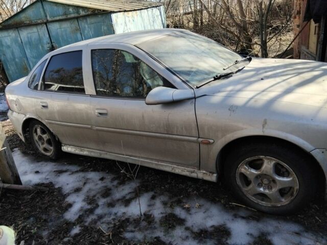 Сірий Опель Вектра, об'ємом двигуна 1.8 л та пробігом 370 тис. км за 1000 $, фото 1 на Automoto.ua