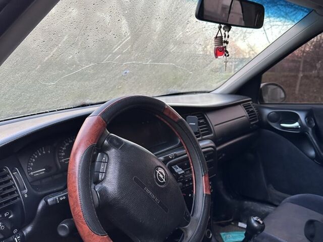 Сірий Опель Вектра, об'ємом двигуна 1.6 л та пробігом 300 тис. км за 1400 $, фото 5 на Automoto.ua