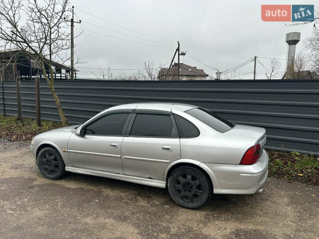 Серый Опель Вектра, объемом двигателя 2 л и пробегом 392 тыс. км за 2750 $, фото 1 на Automoto.ua