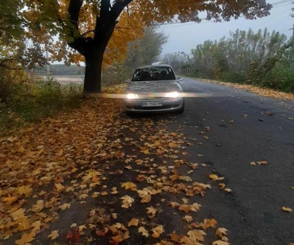 Сірий Опель Вектра, об'ємом двигуна 1.8 л та пробігом 275 тис. км за 2500 $, фото 5 на Automoto.ua