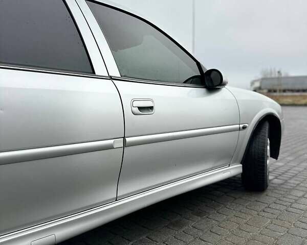 Сірий Опель Вектра, об'ємом двигуна 1.8 л та пробігом 390 тис. км за 3300 $, фото 6 на Automoto.ua